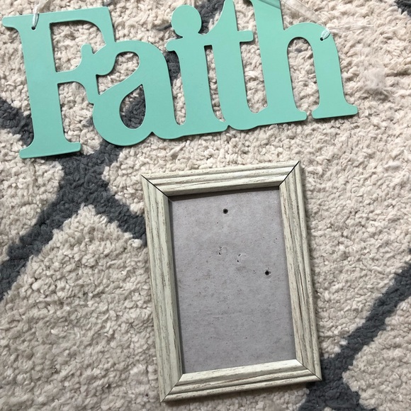 Multiple wall decor - Picture 2 of 4